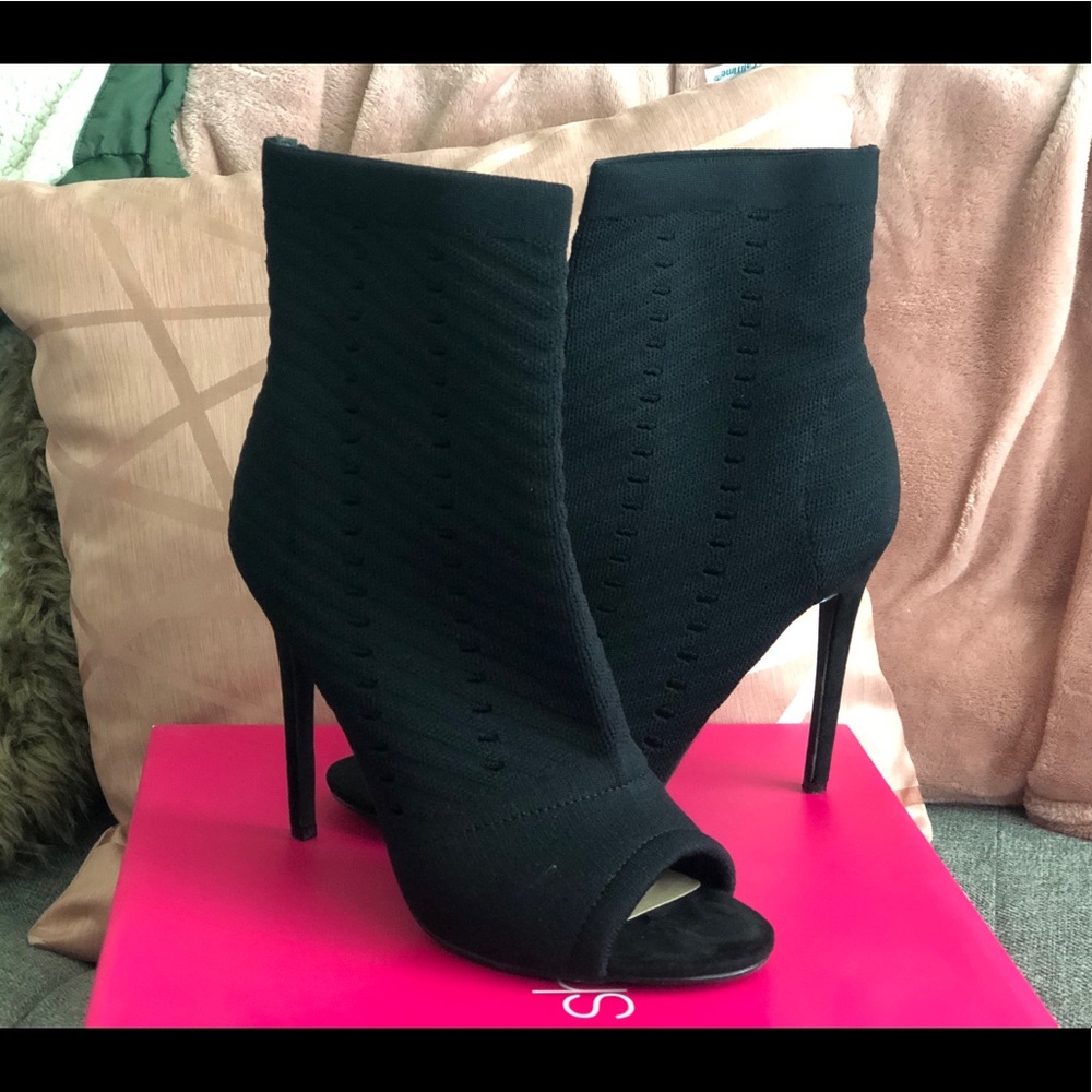 Size 9 Black open toe Booties by Shoedazzle